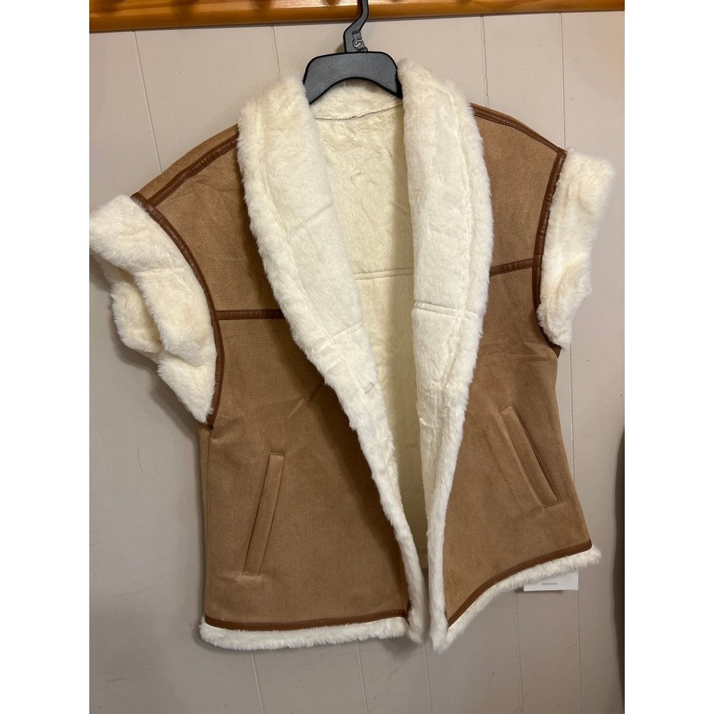 Vintage Faux Shearling Sherpa-Lined Vest with Wooden Buttons - Picture 3 of 6